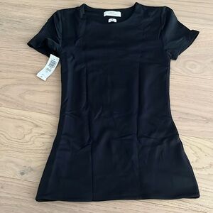 NWT Aritzia Black Contour Crew Hip T-Shirt